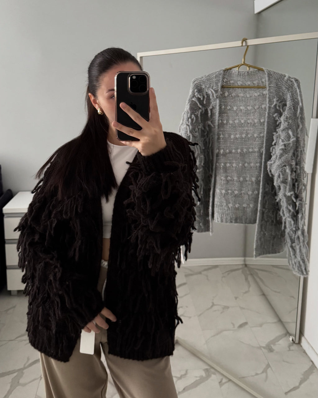 Sweter damski z frędzlami ciepły czekoladowy