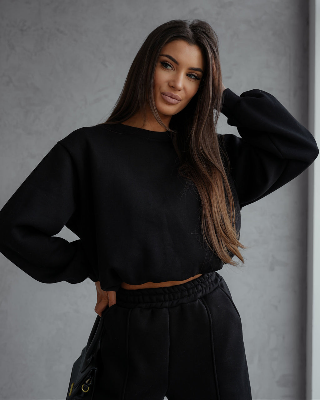 Komplet dresowy bawełniany ocieplany czarny - detal materiału