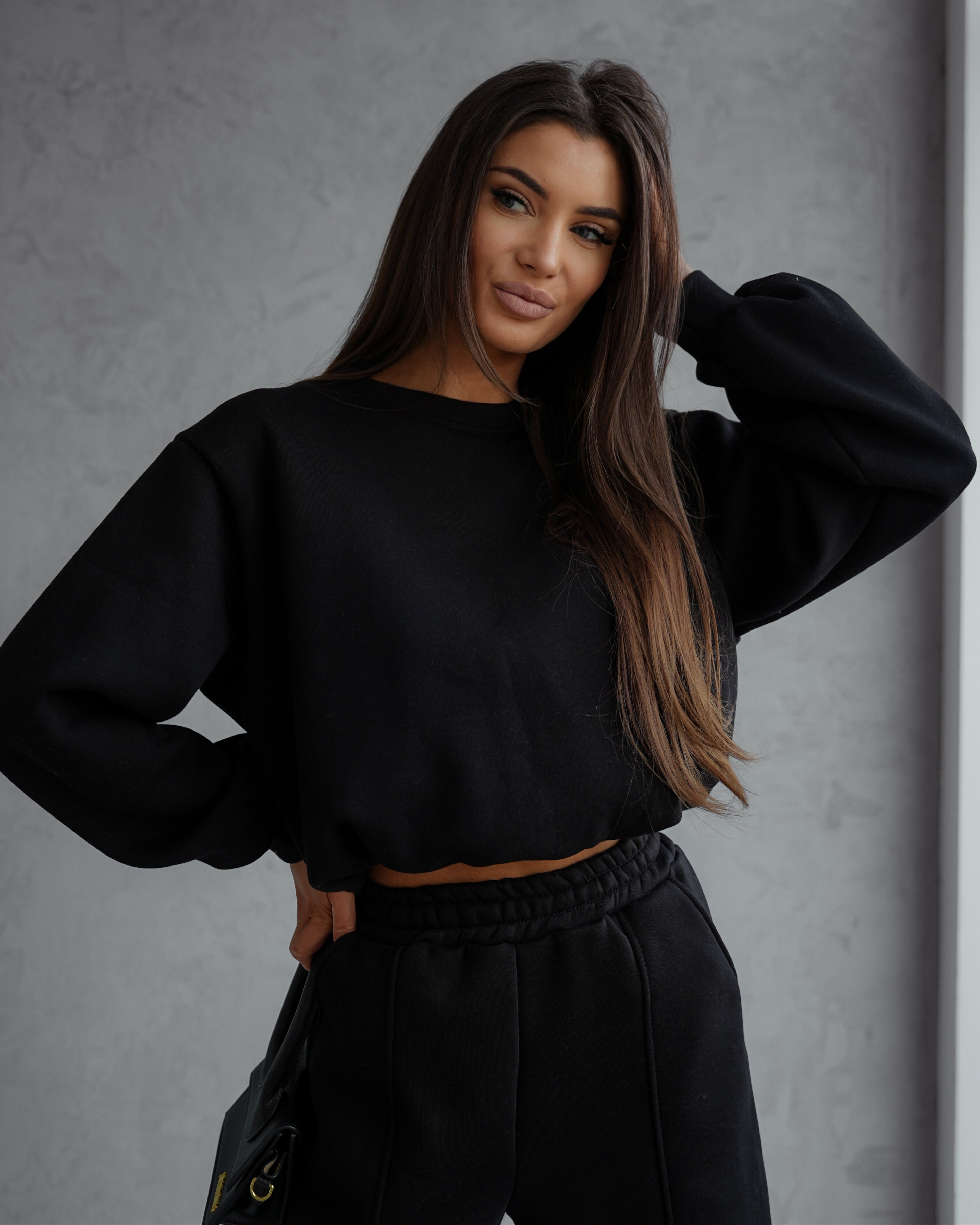 Komplet dresowy bawełniany ocieplany czarny - detal materiału