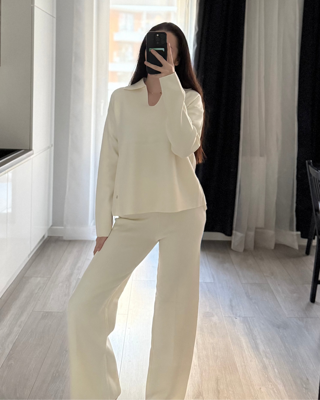 Komplet sweterkowy dzianinowy damski - widok z przodu