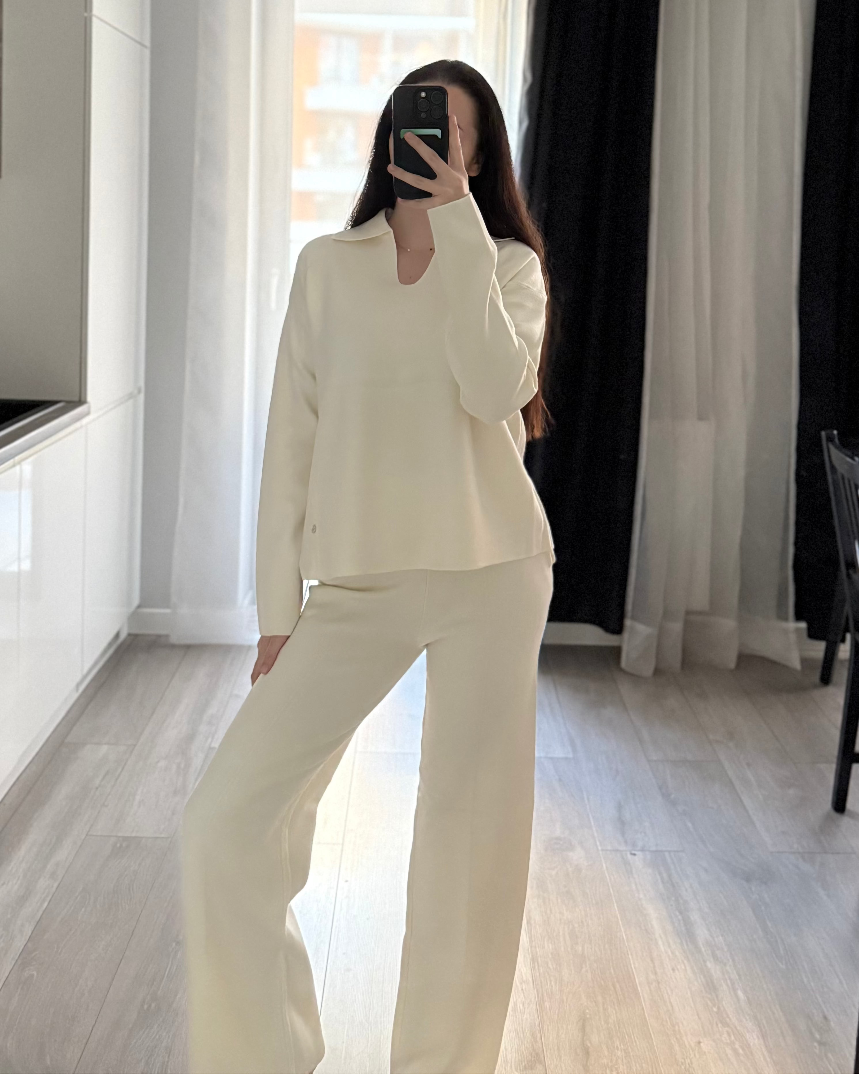 Komplet sweterkowy dzianinowy damski - widok z przodu