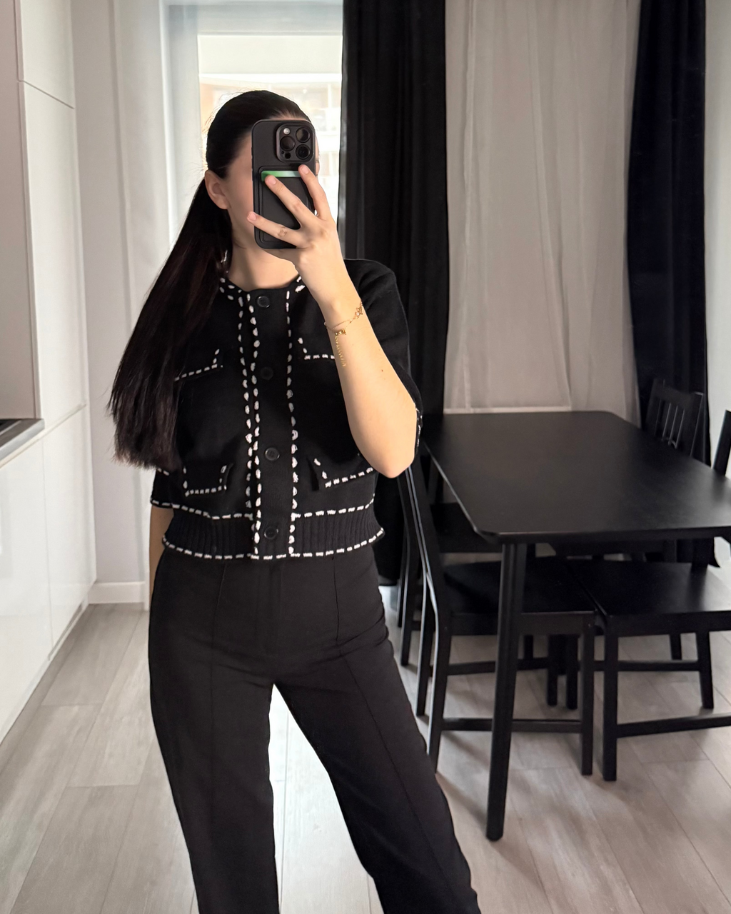 Komplet Sweterkowy Elegancki ze Spódnicą - Czarny z Białymi Przeszyciami