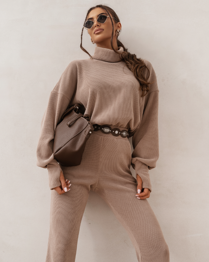 Beżowy komplet PRIAH La Balancia - szczegół bluzki