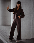 Komplet sweterkowy z kołnierzykiem damski elegancki czekoladowy