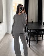 Komplet sweterkowy - pełna sylwetka