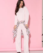 Komplet wiskozowy różowy bluza i spodnie - widok z przodu
